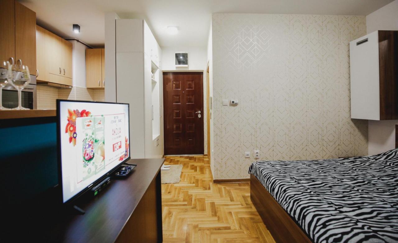 Prestige Apartment Gornji Milanovac Bagian luar foto
